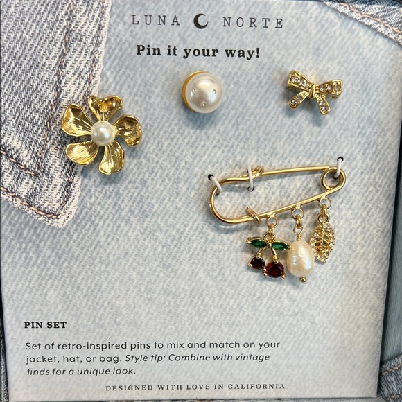 Luna Norte | Vintage-Retro Inspired Brooch Collection - Picture 1 of 8